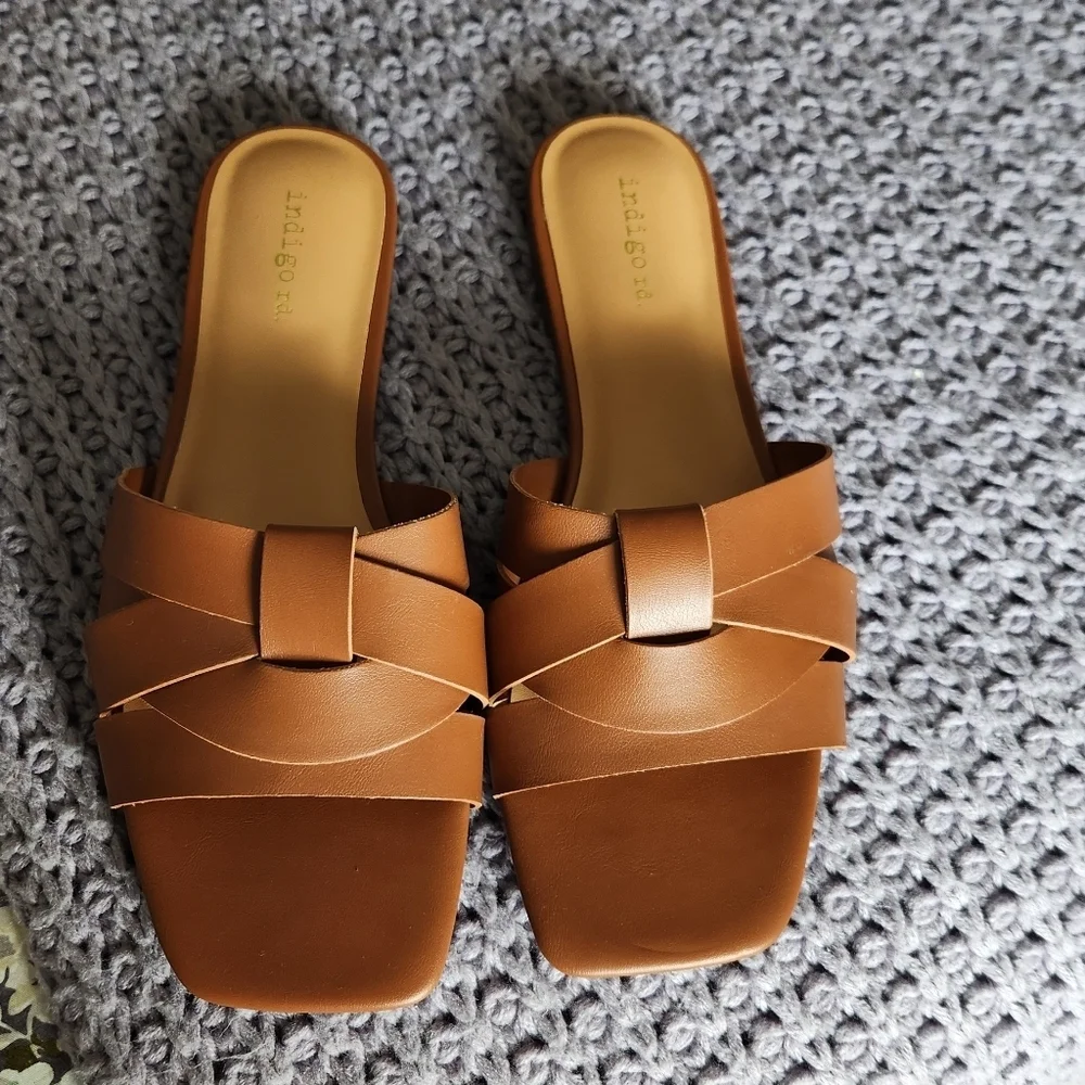 Sz 9 Indigo Rd Brown Slip On Sandals